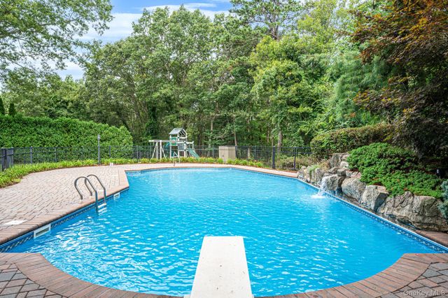 32 Annandale Road, Commack, NY 11725