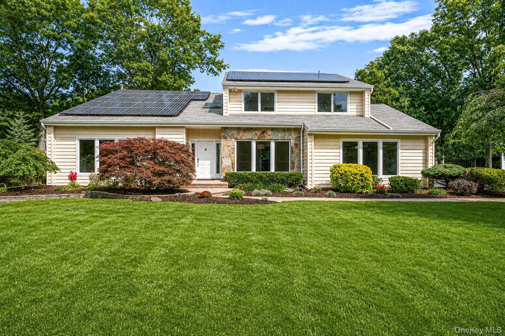32 Annandale Road, Commack, NY 11725