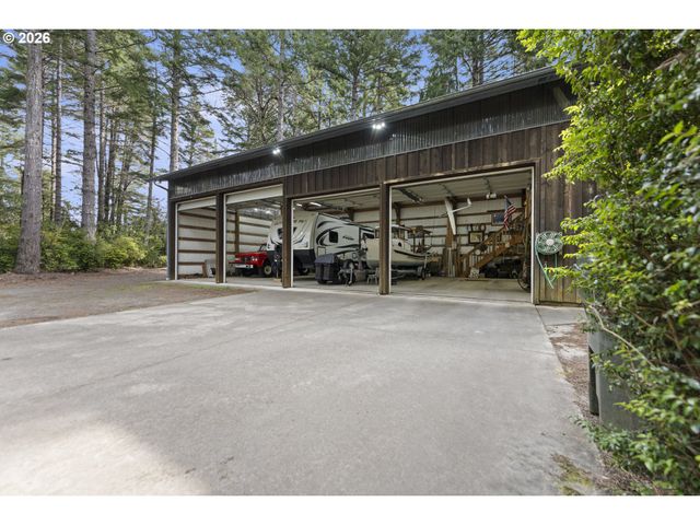 89042 W RANDOLPH Ln, Bandon, OR 97411