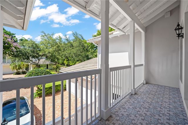 5700 SW 86th St, South Miami, FL 33143