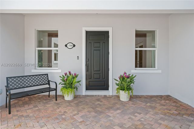 5700 SW 86th St, South Miami, FL 33143