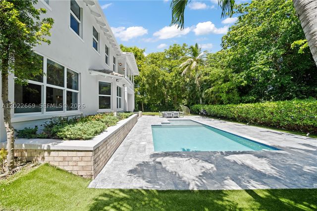 5700 SW 86th St, South Miami, FL 33143