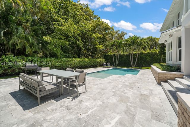 5700 SW 86th St, South Miami, FL 33143