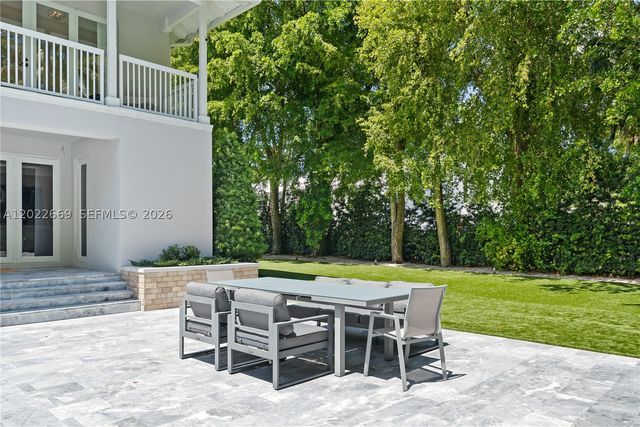 5700 SW 86th St, South Miami, FL 33143