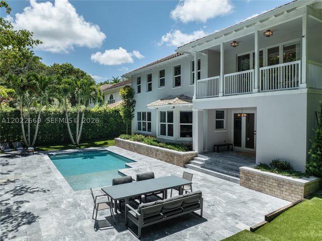 5700 SW 86th St, South Miami, FL 33143