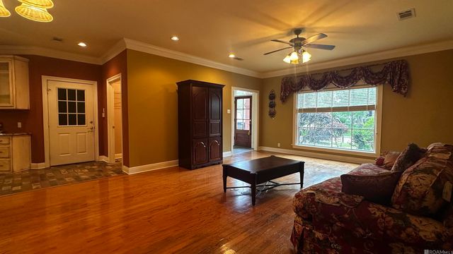 10642 Molly Ave, Baton Rouge, LA 70810