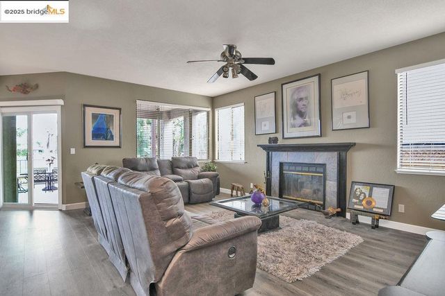 1915 Edgeview Way, Discovery Bay, CA 94505