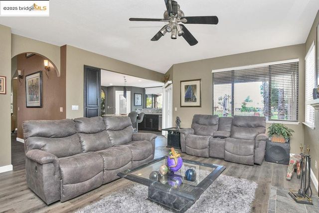 1915 Edgeview Way, Discovery Bay, CA 94505