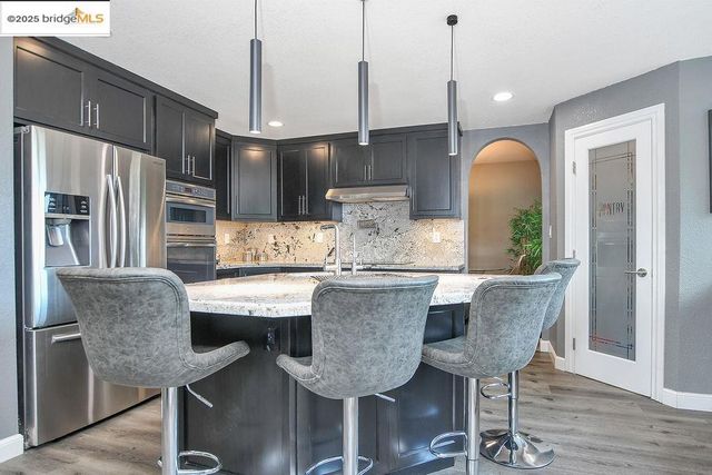 1915 Edgeview Way, Discovery Bay, CA 94505