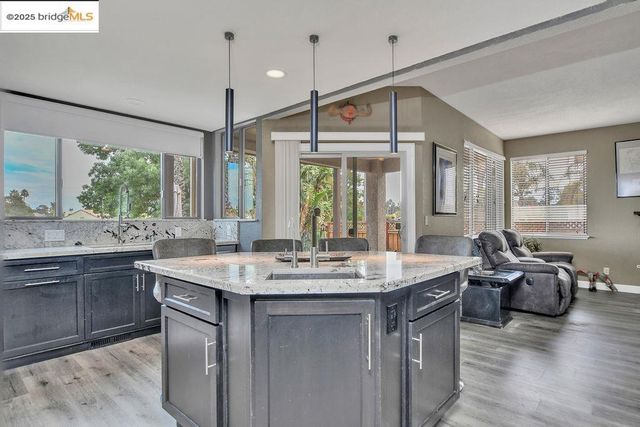 1915 Edgeview Way, Discovery Bay, CA 94505