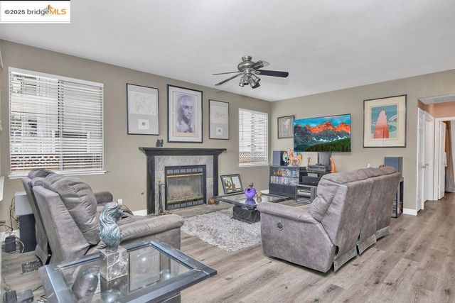 1915 Edgeview Way, Discovery Bay, CA 94505