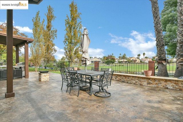 1915 Edgeview Way, Discovery Bay, CA 94505