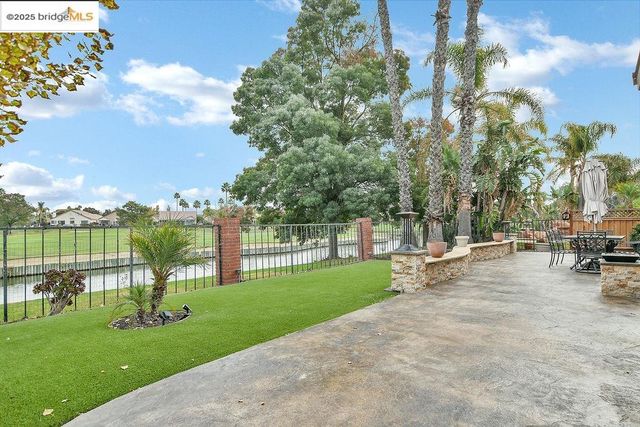 1915 Edgeview Way, Discovery Bay, CA 94505