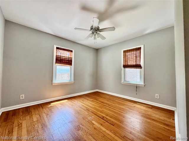 2230 Montroyal Avenue, Waterford, MI 48328