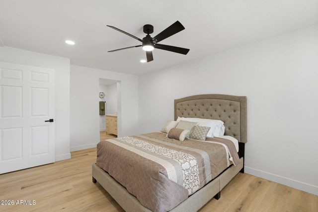 215 S 82ND Way, Mesa, AZ 85208