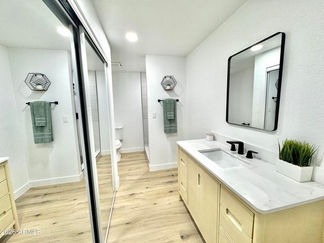 215 S 82ND Way, Mesa, AZ 85208