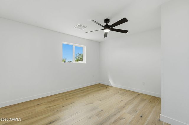 215 S 82ND Way, Mesa, AZ 85208