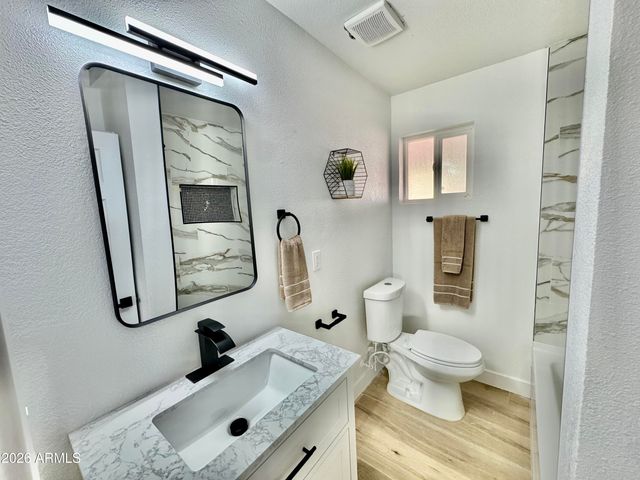 215 S 82ND Way, Mesa, AZ 85208