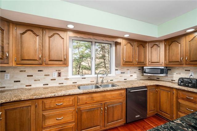 119 Blazing Star Dr, Penn Twp, PA 16002