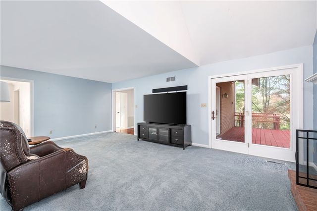 119 Blazing Star Dr, Penn Twp, PA 16002