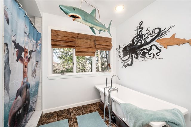 119 Blazing Star Dr, Penn Twp, PA 16002