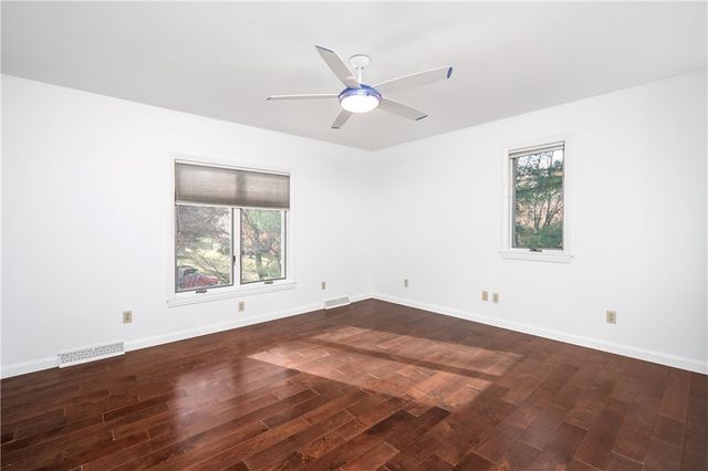 119 Blazing Star Dr, Penn Twp, PA 16002