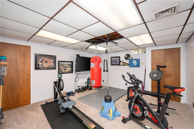 119 Blazing Star Dr, Penn Twp, PA 16002