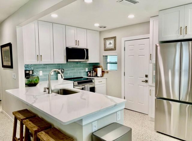 2472 CORONADO WAY, Dunedin, FL 34698