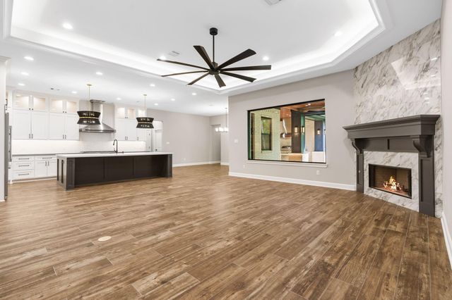 7111 Lorna Road, Montgomery, TX 77316