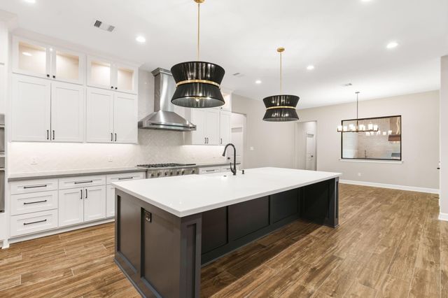 7111 Lorna Road, Montgomery, TX 77316