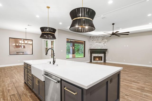 7111 Lorna Road, Montgomery, TX 77316