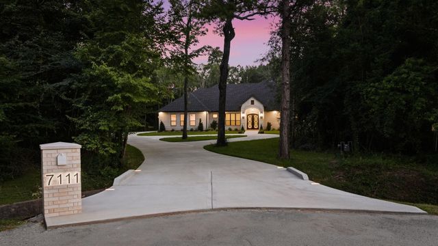 7111 Lorna Road, Montgomery, TX 77316