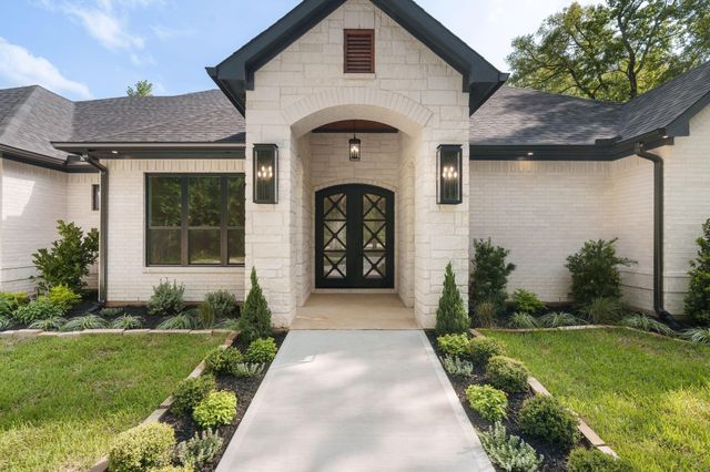7111 Lorna Road, Montgomery, TX 77316
