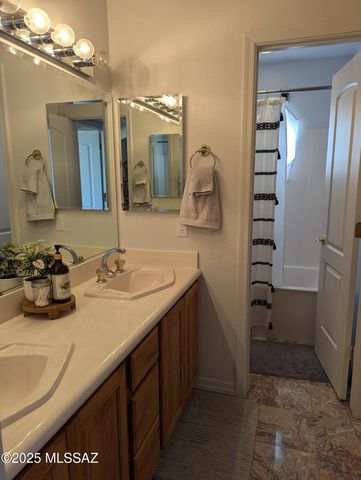 568 N Las Flores Drive, Oracle, AZ 85623