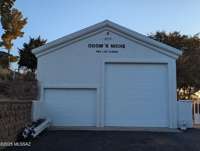 568 N Las Flores Drive, Oracle, AZ 85623