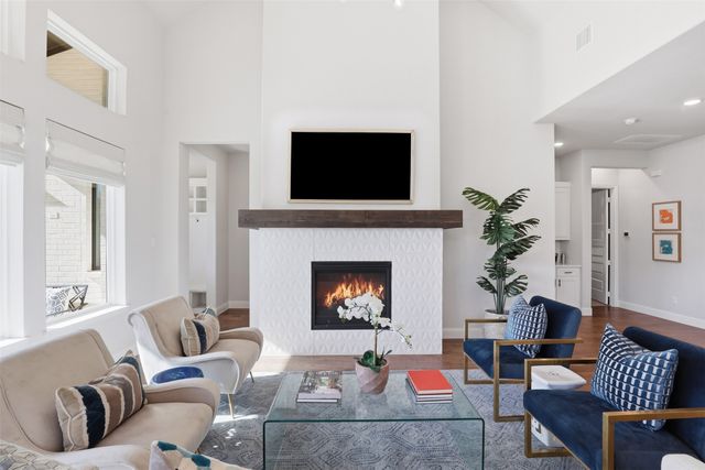 2209 Sandrellan Street, Fort Worth, TX 76008