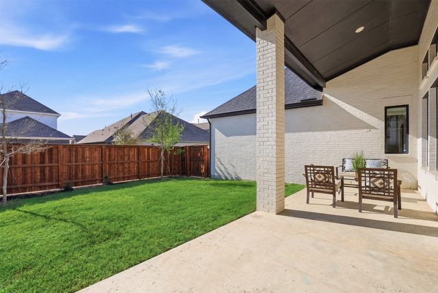 2209 Sandrellan Street, Fort Worth, TX 76008