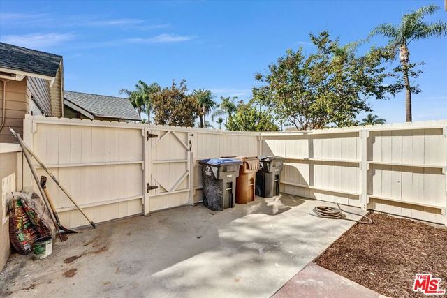 325 N Olive Street, Anaheim, CA 92805