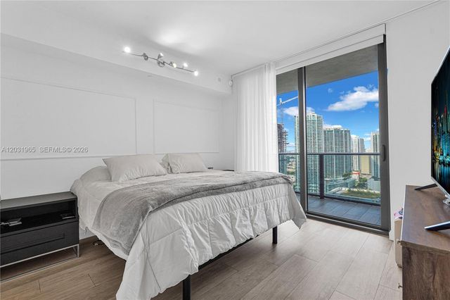 45 SW 9th St 2901, Miami, FL 33130