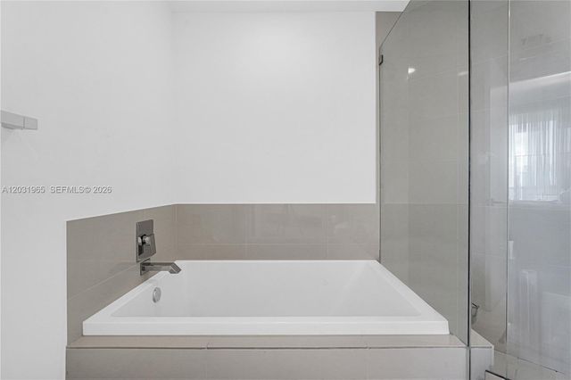 45 SW 9th St 2901, Miami, FL 33130
