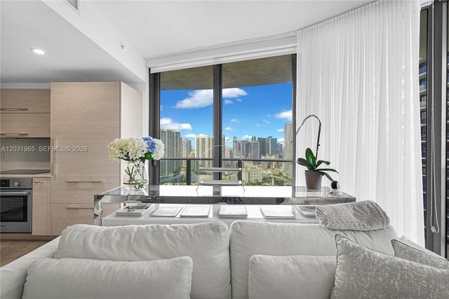 45 SW 9th St 2901, Miami, FL 33130