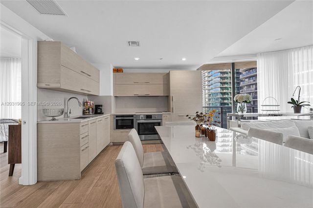 45 SW 9th St 2901, Miami, FL 33130