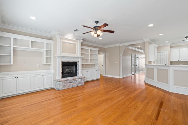 6 Beauregard Dr., Hattiesburg, MS 39402