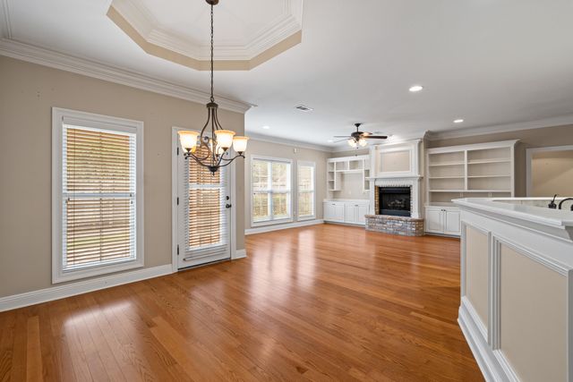 6 Beauregard Dr., Hattiesburg, MS 39402
