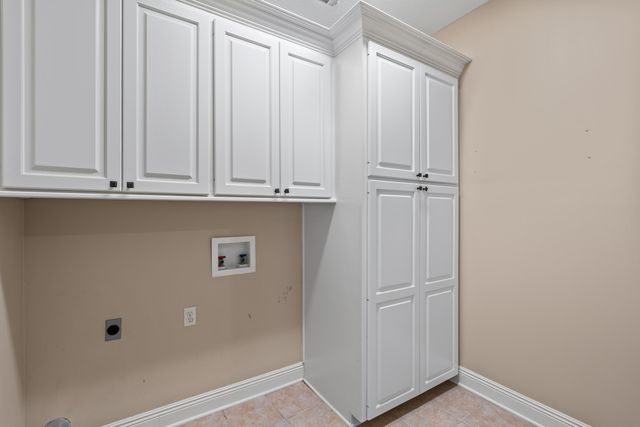 6 Beauregard Dr., Hattiesburg, MS 39402