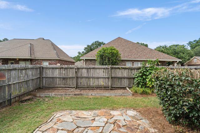 6 Beauregard Dr., Hattiesburg, MS 39402