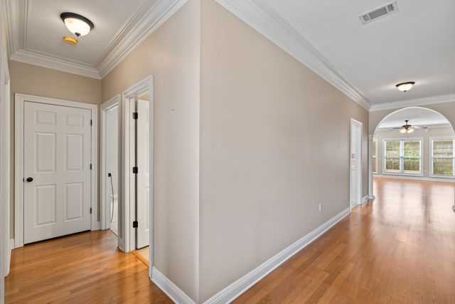6 Beauregard Dr., Hattiesburg, MS 39402