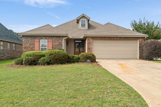 6 Beauregard Dr., Hattiesburg, MS 39402