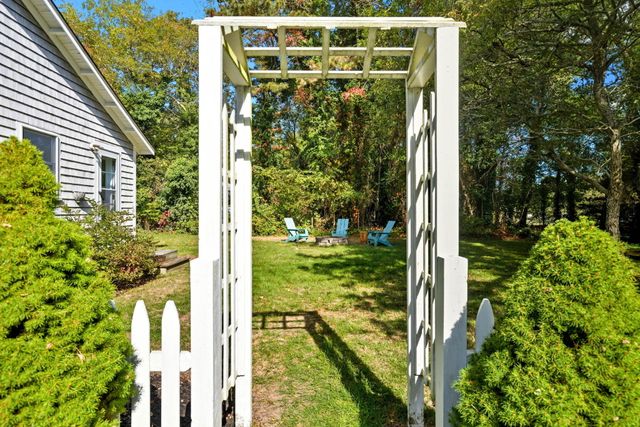 38 N Dennis Road, South Yarmouth, MA 02664