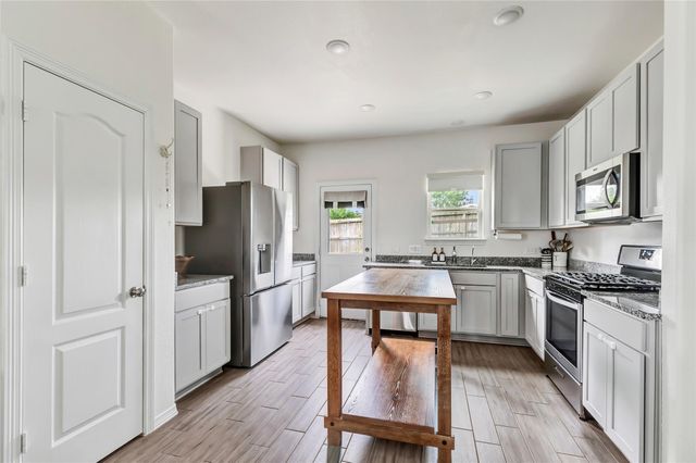 814 Redinger Ridge Drive, Houston, TX 77336